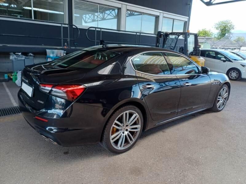 Maserati Ghibli V6 3.0 Modena 350CV