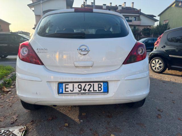 OPEL Corsa 1.2 3 porte b-color