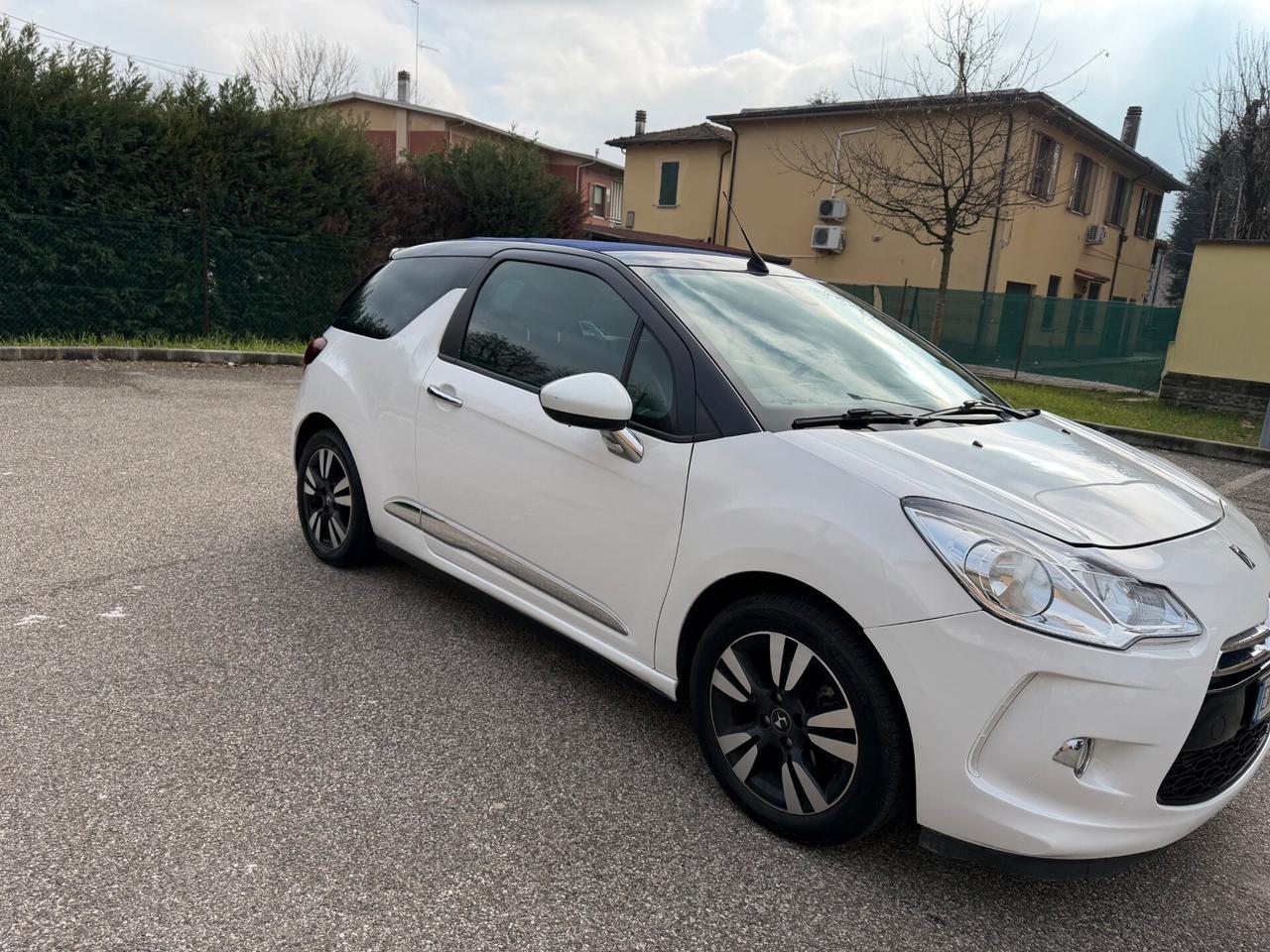 Citroen DS3 Cabrio 1.6 - NEOPATENTATI - NAV. - 12 MESI DI GAR.