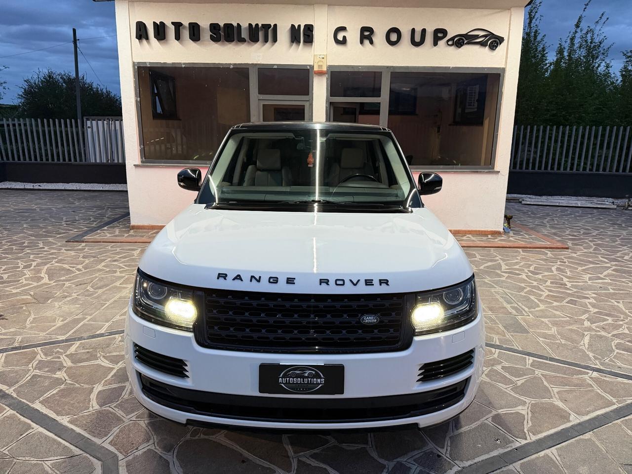 Land Rover Range Rover Vogue 3.0TDV6 black edition