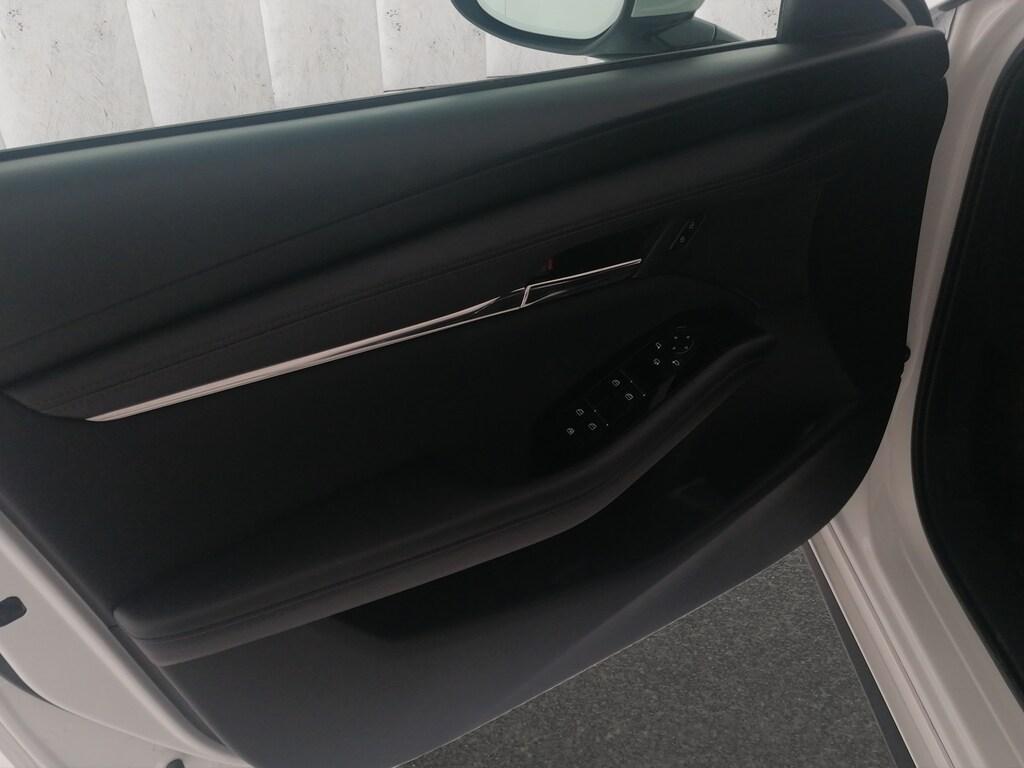 Mazda 3 5 Porte 2.0 Skyactiv-G M HYBRID Exceed 2WD 6MT