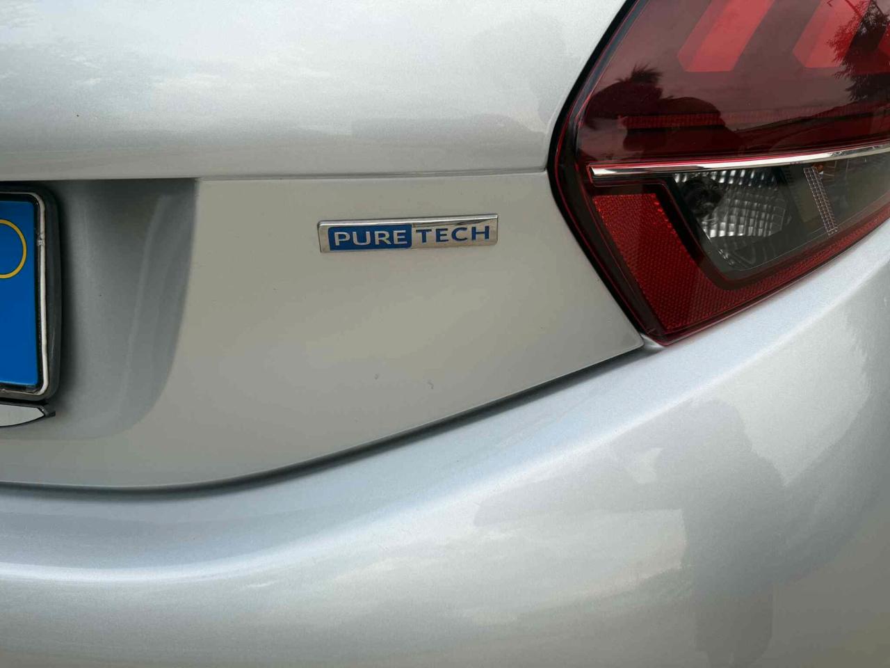 Peugeot 208 PureTech Allure 1.2 BENZINA 2015