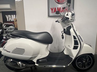 Piaggio Vespa GTS 300