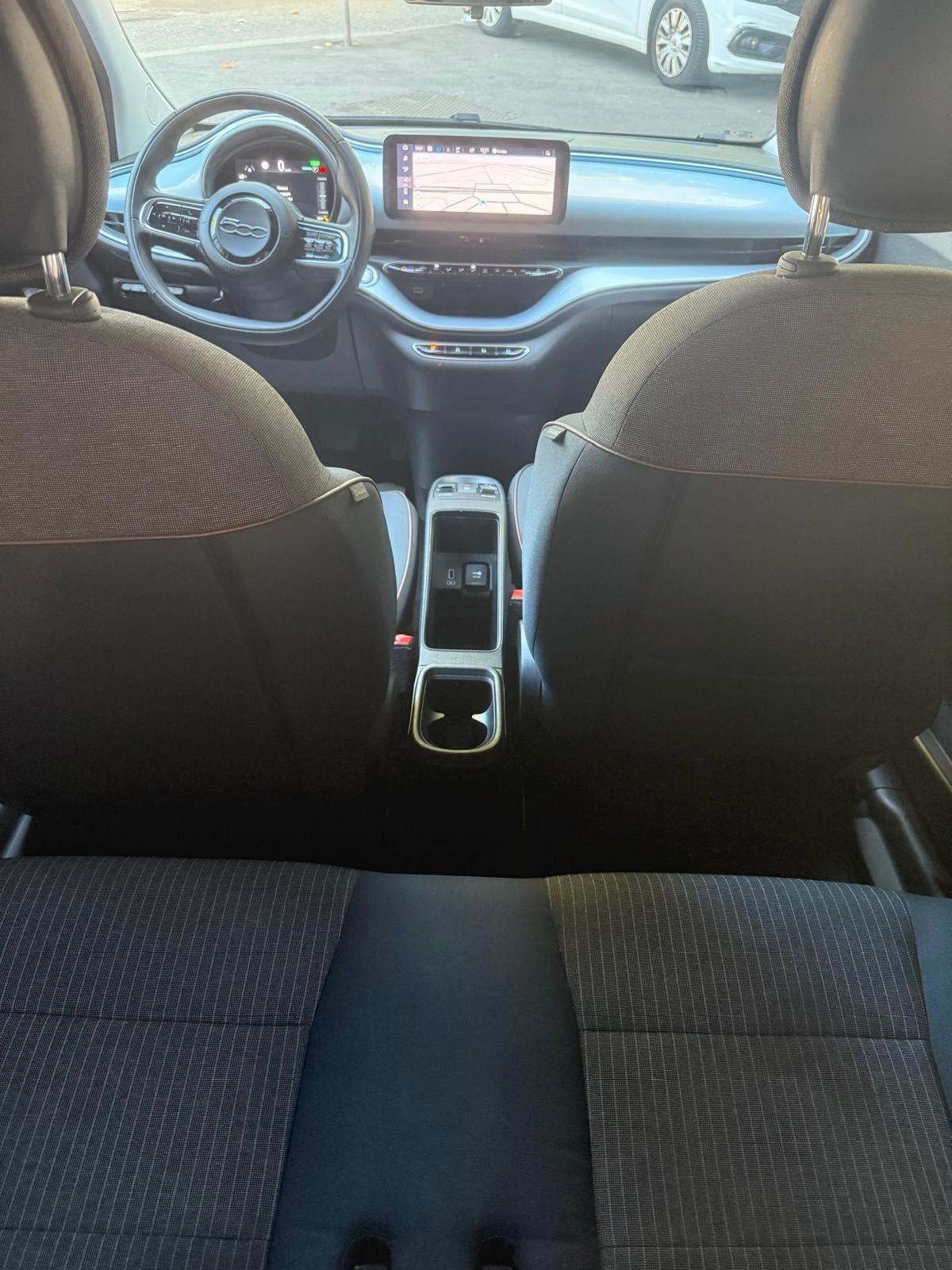 Fiat 500 500e Berlina icon batteria maggiorata