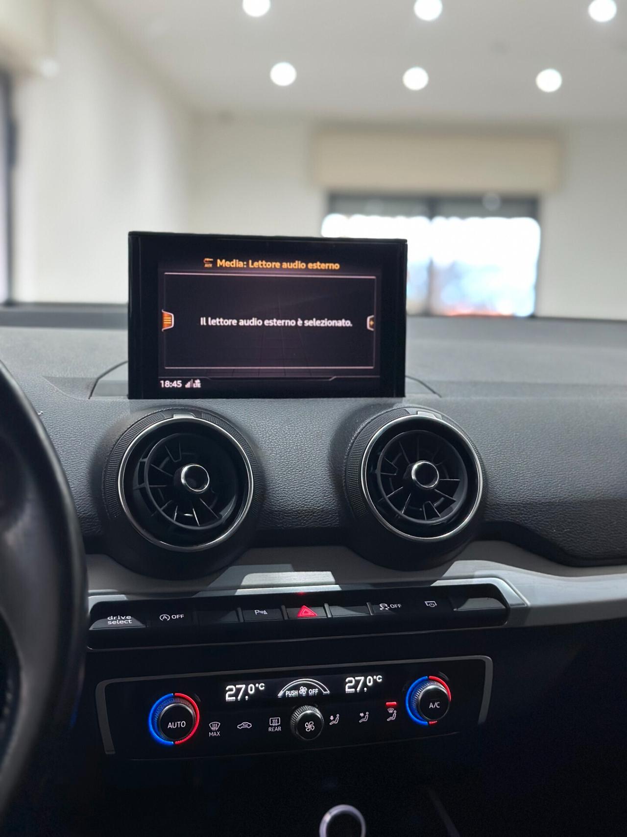 Audi Q2 30 TDI Identity Black