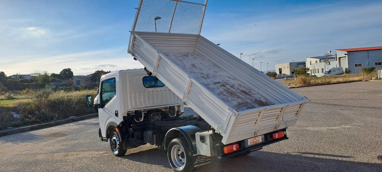 Nissan Cabstar Ribaltabile Trilaterale