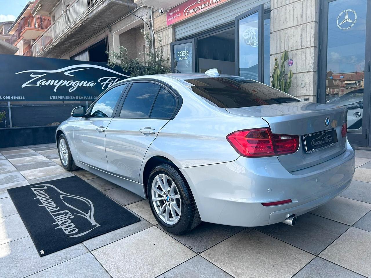 Bmw 318d Business auto 143cv - 2015