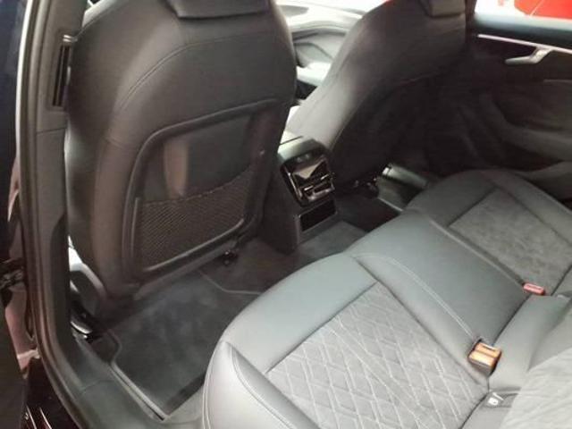 AUDI A6 Avant TDI 150 kW S tronic quattro S line edition.