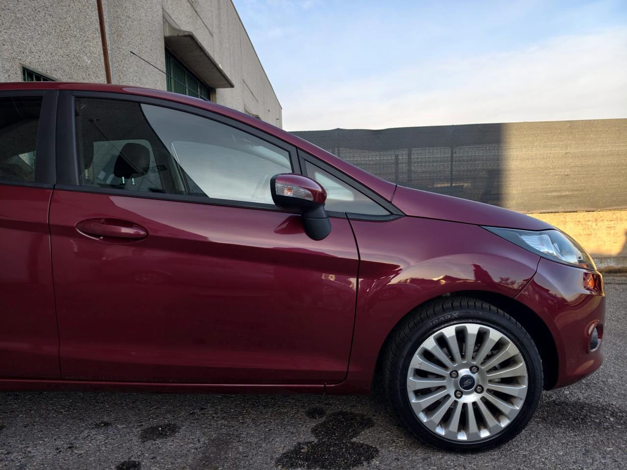 Ford Fiesta 1.2 BENZINA 5 PORTE NEOPATENTATI PARI AL NUOVO