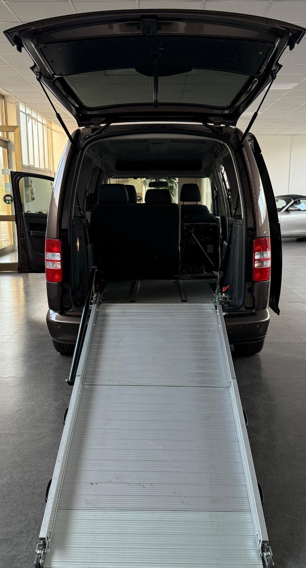 Volkswagen Caddy 1.6 TDI 102 CV 5p. Highline Maxi 7 posti / trasporto disabili