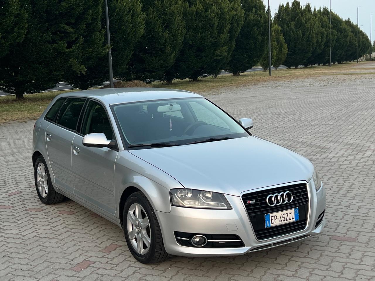 Audi A3 SPB 1.6 TDI 105 CV CR Attraction