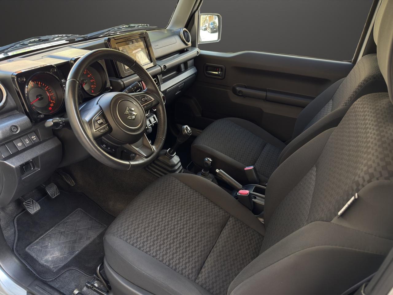 Suzuki Jimny 1.5 5MT Top