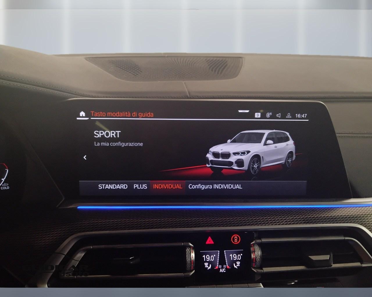 BMW X5 G05 2018 - X5 xdrive40d mhev 48V Msport auto 7p.ti