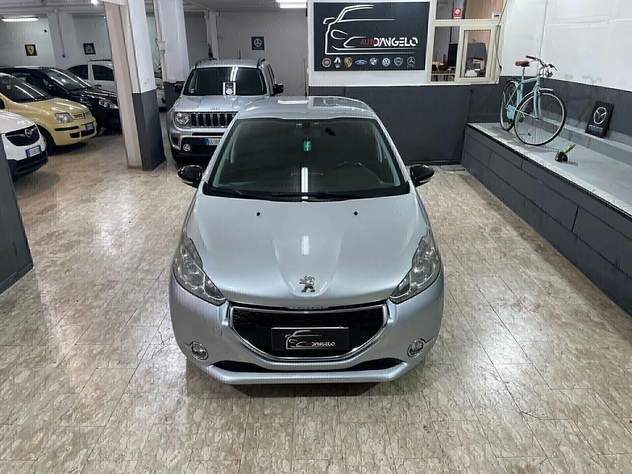 Peugeot 208 1.4 HDi 68 CV 5 porte Allure