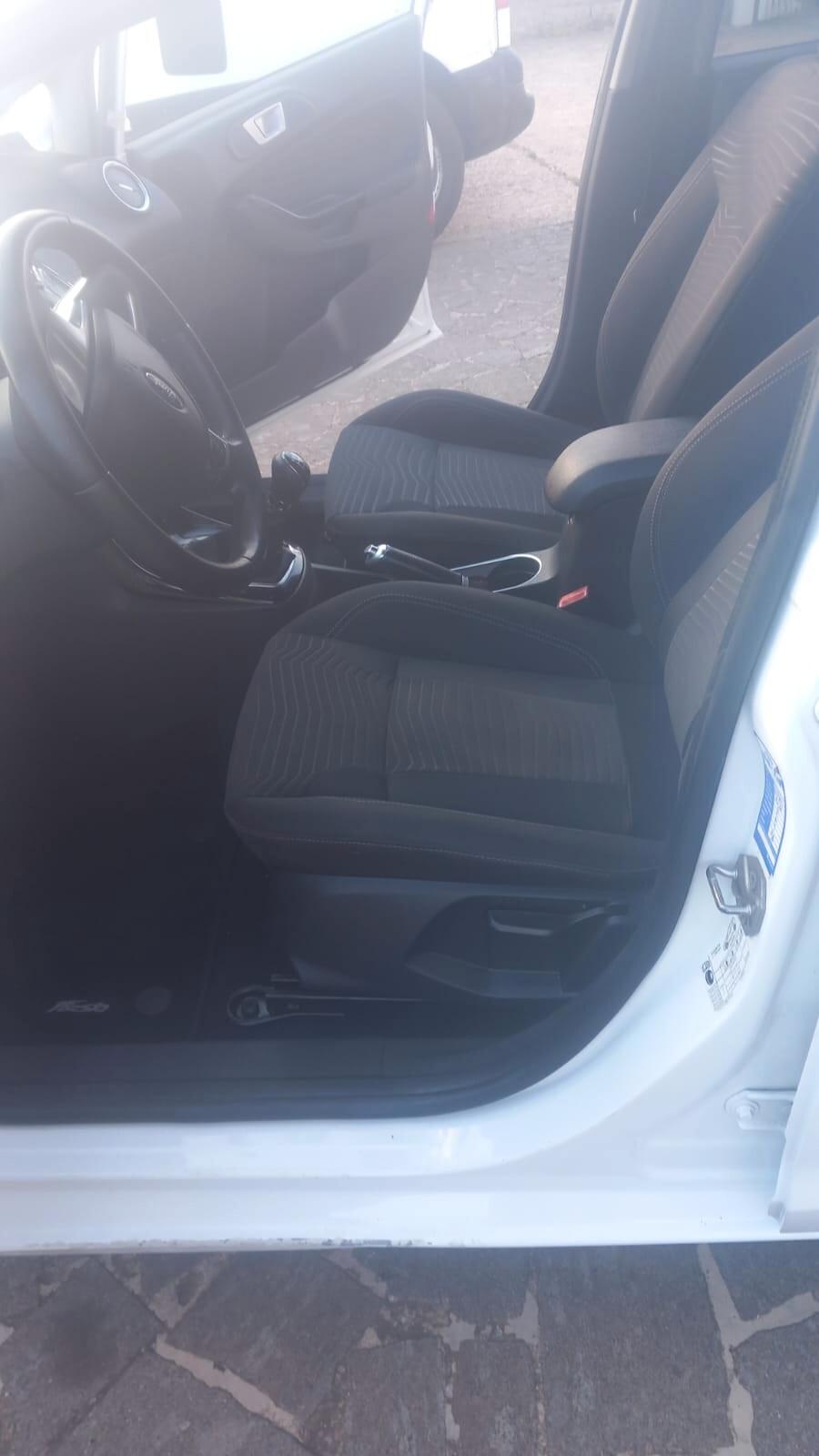 Ford Fiesta 1.5 TDCi 75CV 5 porte Titanium