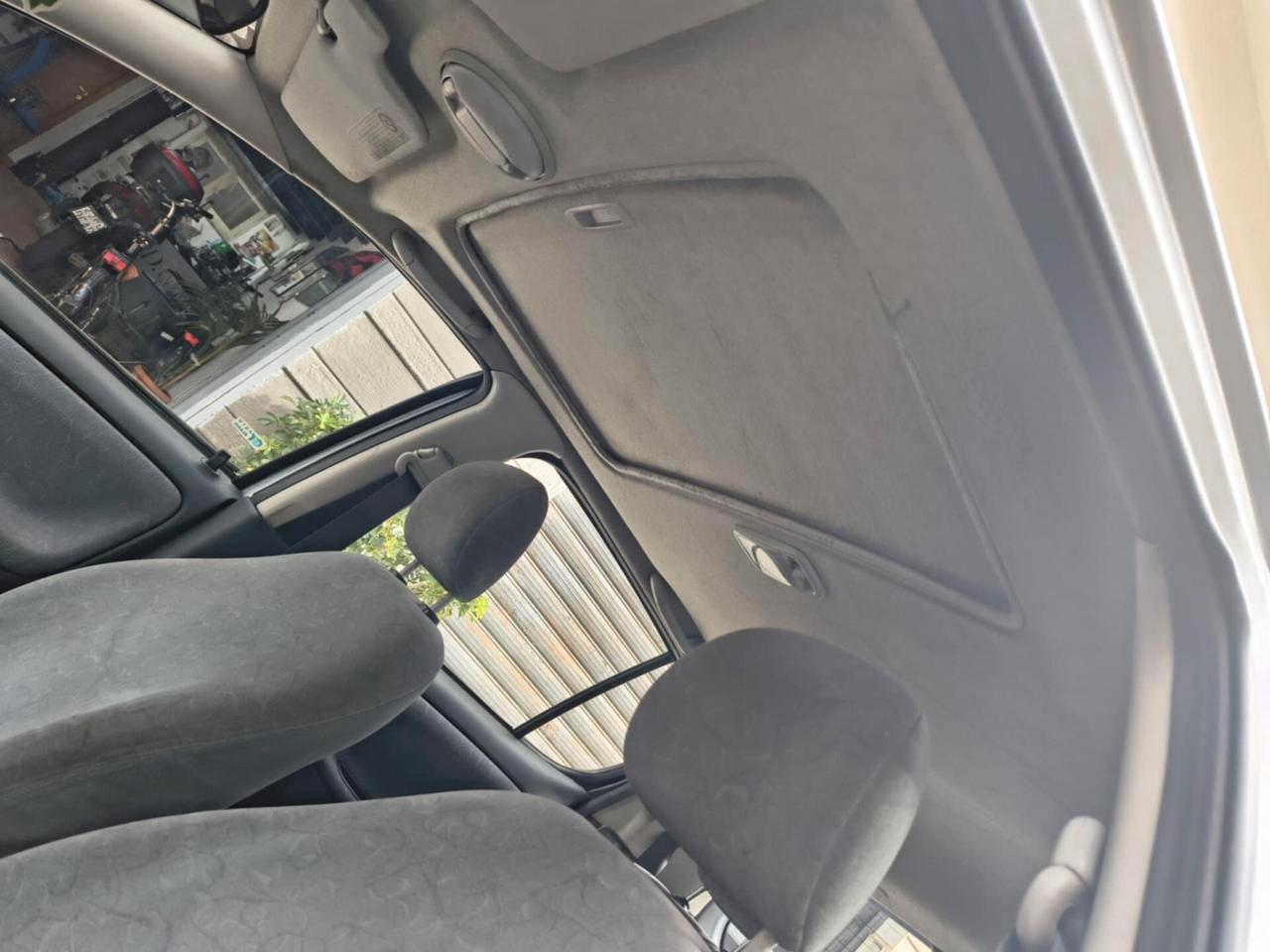 Toyota Yaris 1.0i 16V cat 5 porte