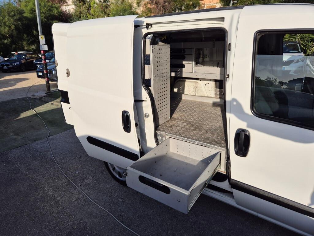 Fiat Doblo 1.6 MJTD 105CV CON SCAFFALI