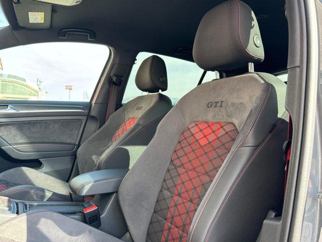 VOLKSWAGEN Golf GTI 2.0 TSI TCR Akrapovic DSG Service VW