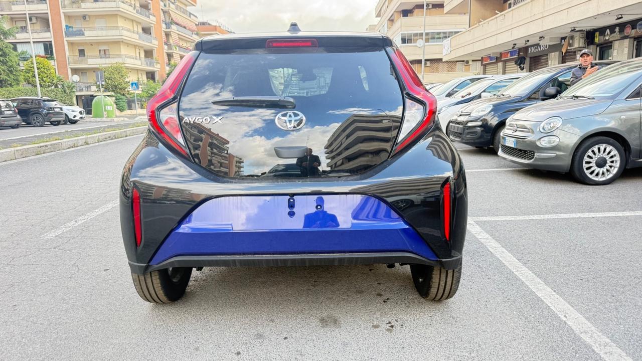 Toyota Aygo X 1.0 VVT-i 72 CV 5 porte Lounge Air S-CVT LED NAVI KAMERA CAR PLAY PDC CERCHI 16 BLUETOOTH