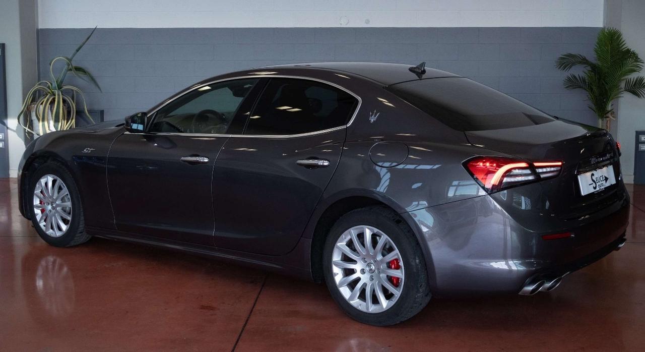 Maserati Ghibli 330 CV MHEV GT