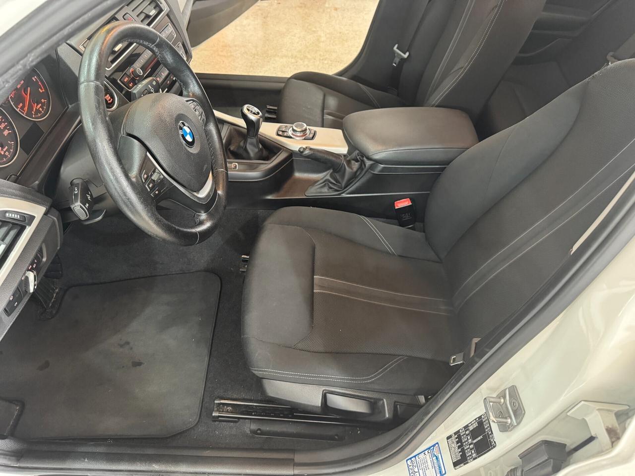 Bmw 116 116d Urban cv. NAVIGATORE OK NEOPATENTATI