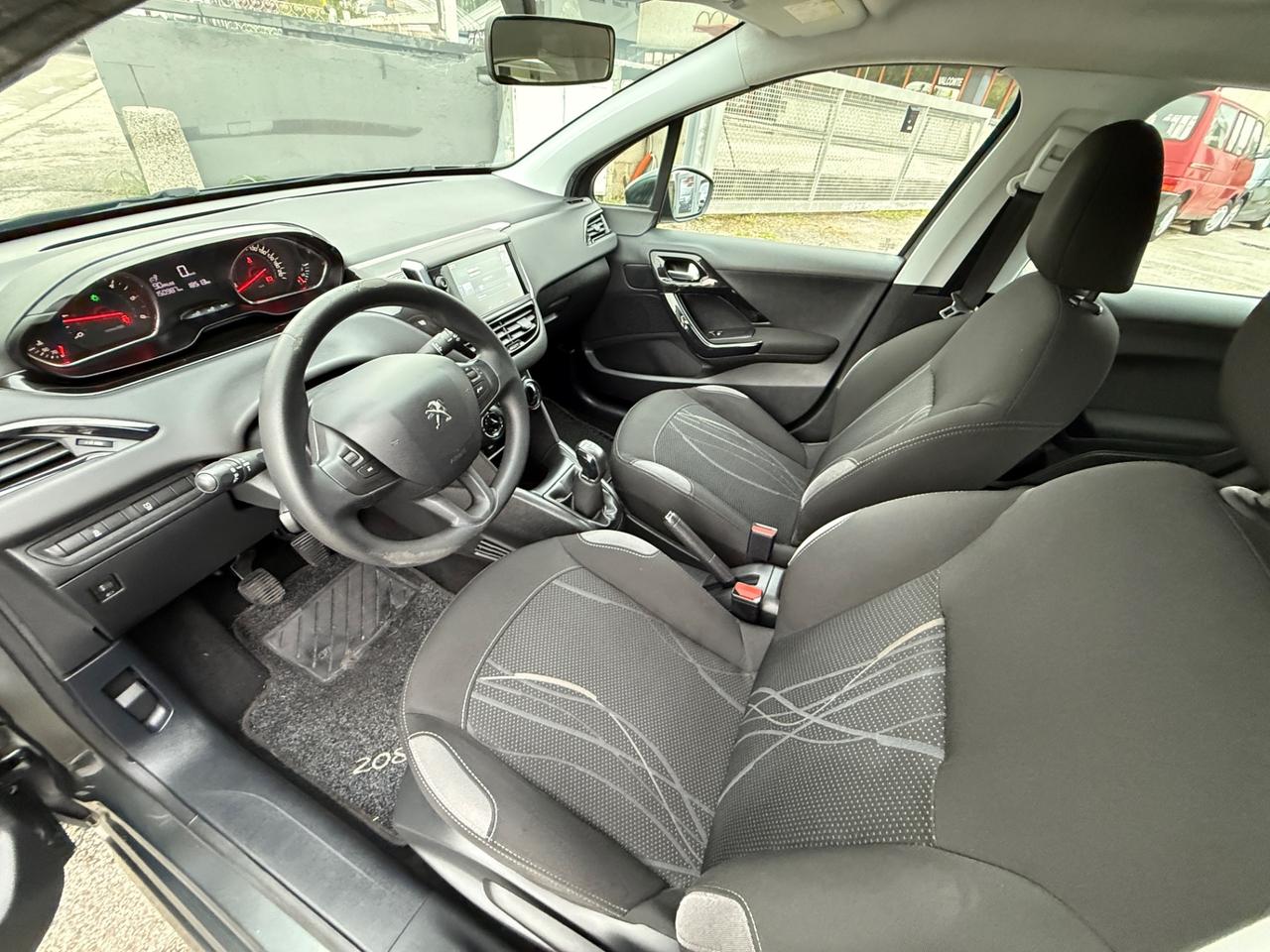 Peugeot 208 1.4 HDi 68 CV 5 porte OK NEO PATENTATI
