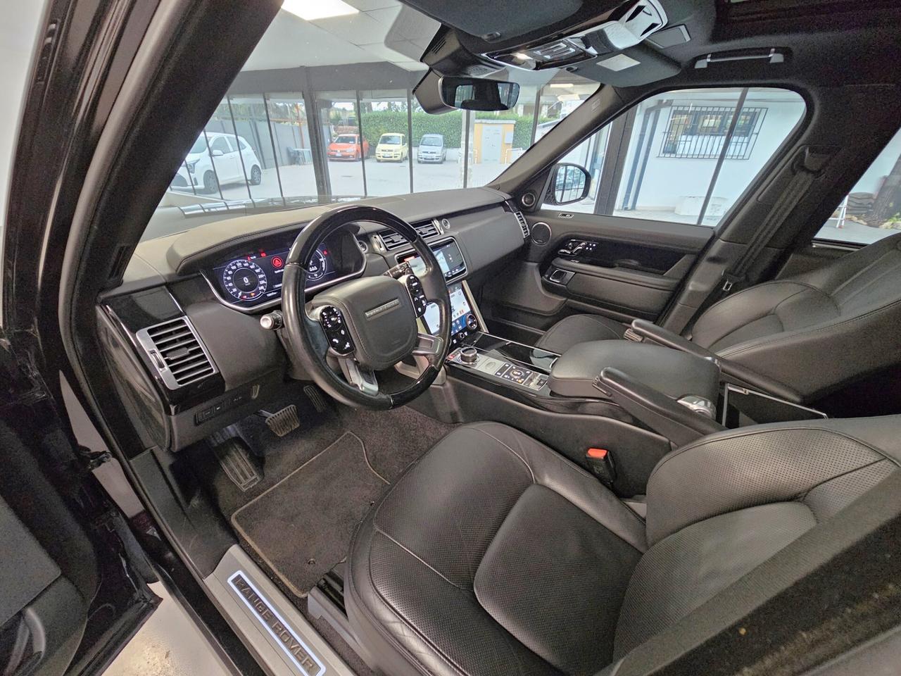 Land Rover Range VOGUE P400E LWB 2.0