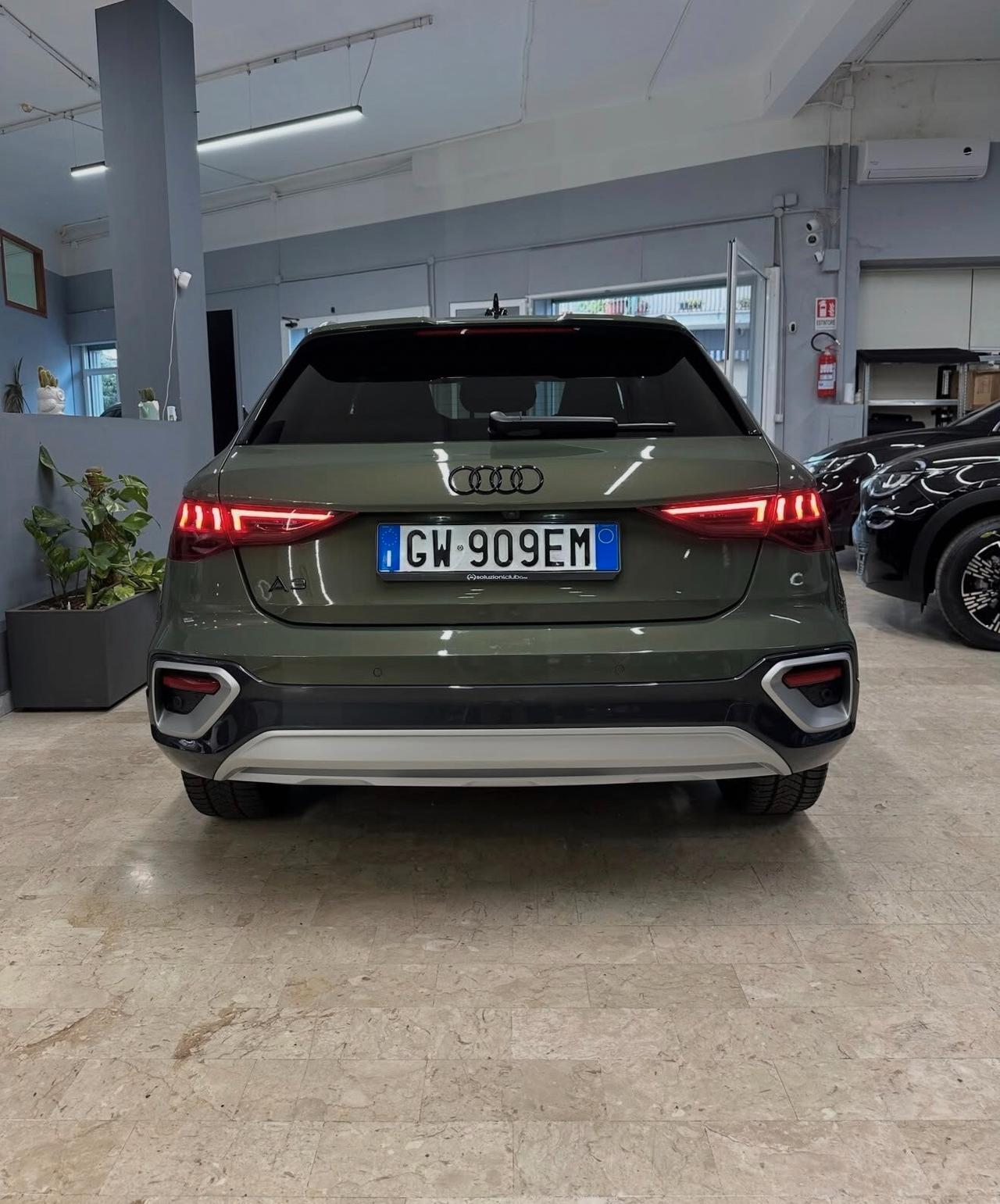 Audi A3 allstreet 35 TDI S tronic Identity Contrast