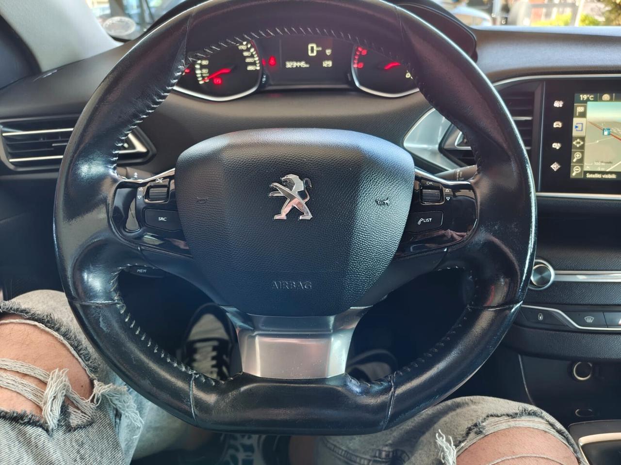 Peugeot 308 BlueHDi 120 S&S Business