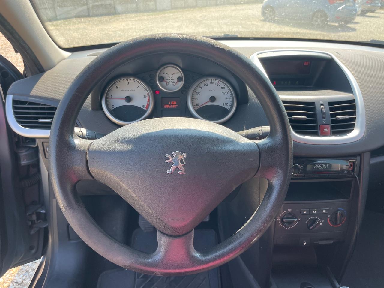 Peugeot 207 1.4 HDi 70CV 5p. XT
