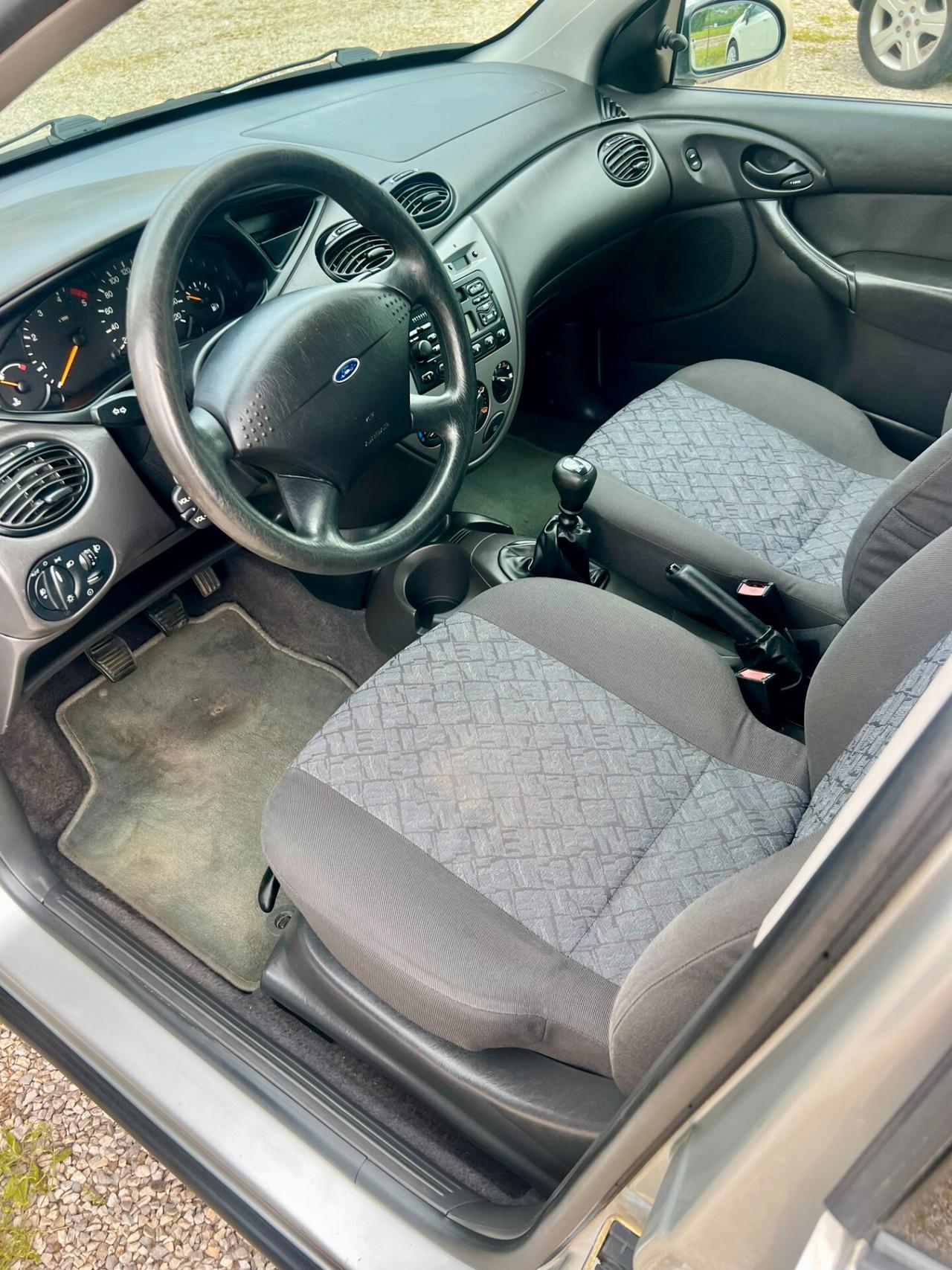 Ford Focus 1.8 TDDi cat 5p. Ambiente