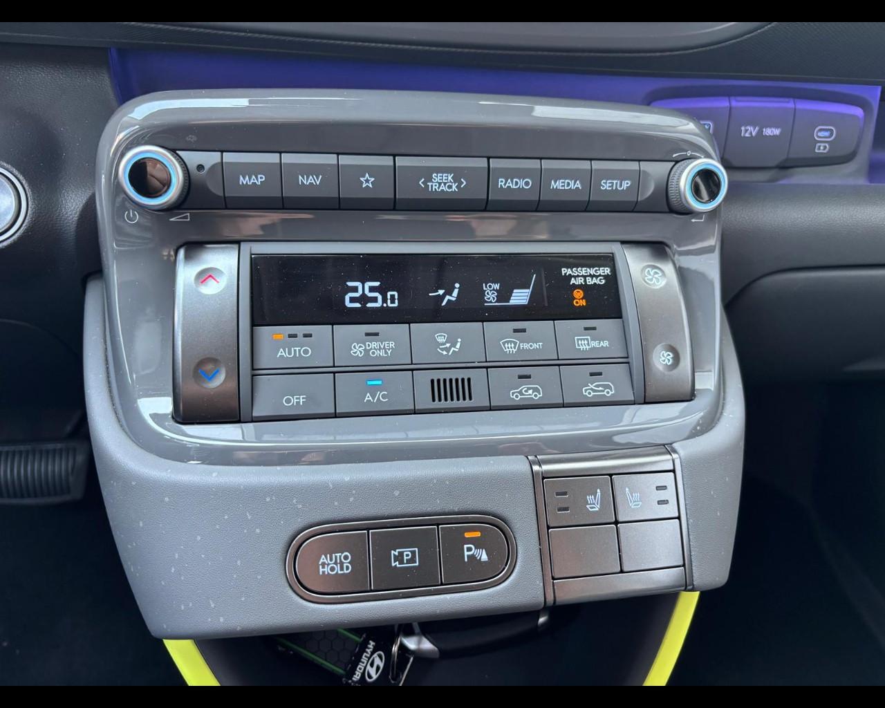 HYUNDAI INSTER 49 KWH CROSS+PP