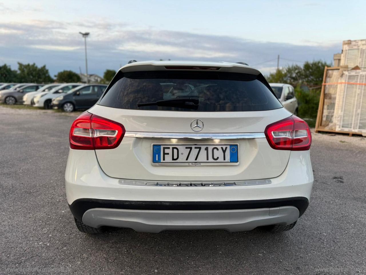 MERCEDES-BENZ GLA 180 d Automatic Executive