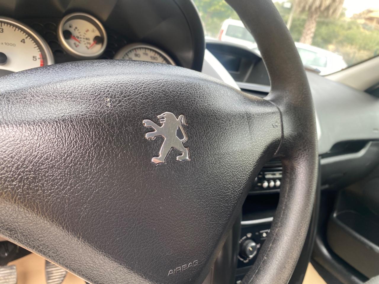 Peugeot 207 1.4 HDi 70CV 5p. 200MILLESIM EDITION2012