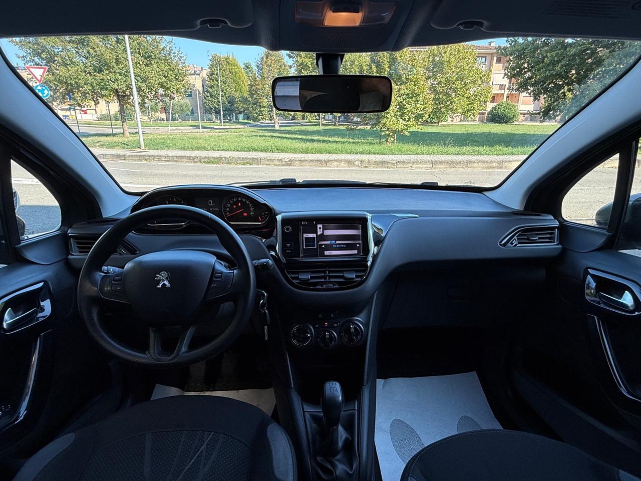 Peugeot 208 1.4 HDi 68 CV 5 porte Allure