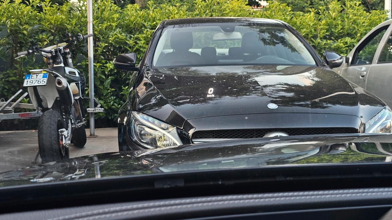 Mercedes-benz E 220 d Premium Plus AMG