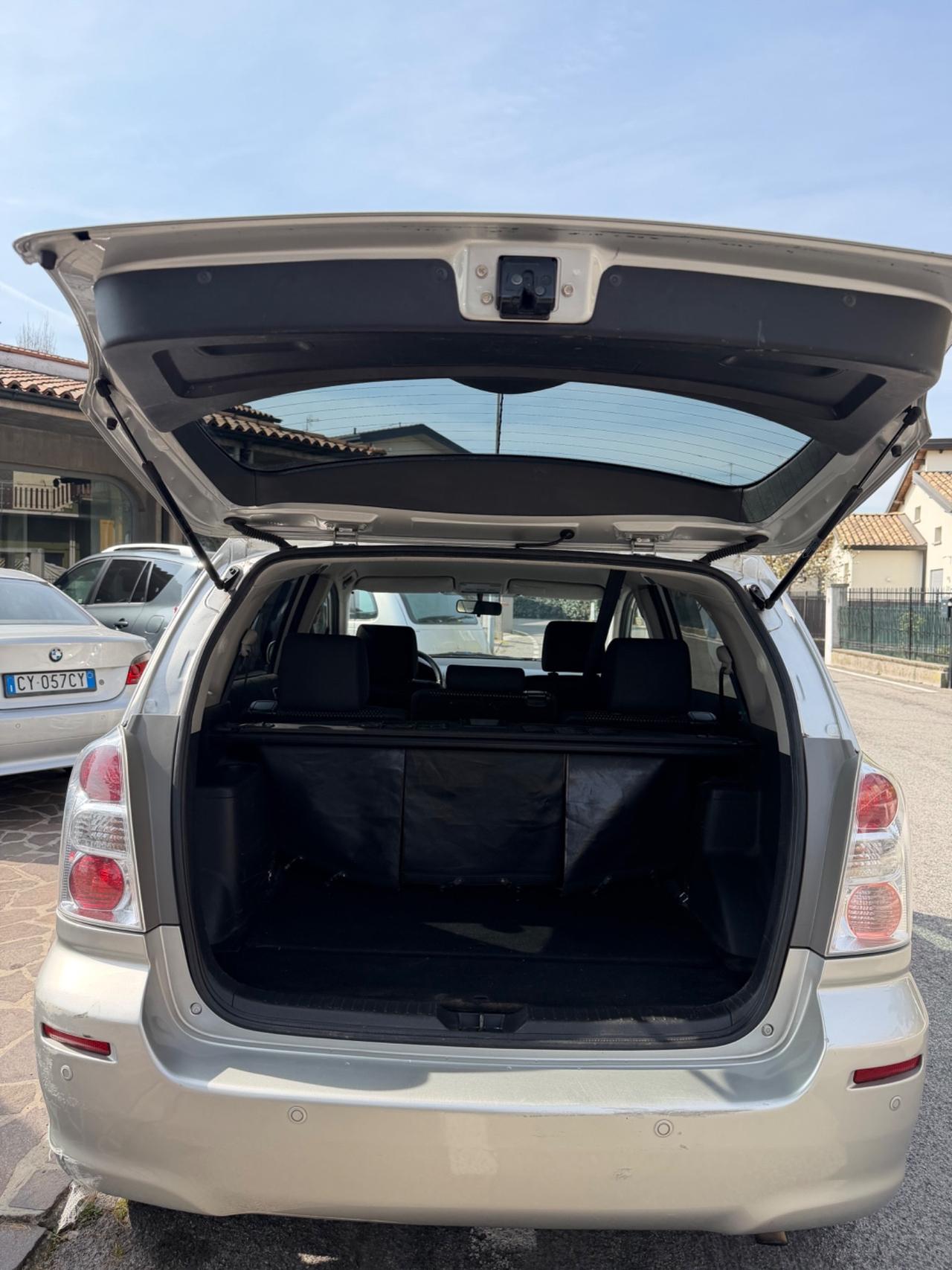 Toyota Corolla Verso 1.6 16V Now