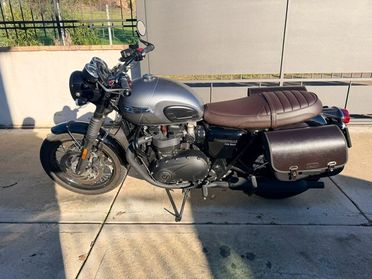 Triumph Bonneville T120 BLACK