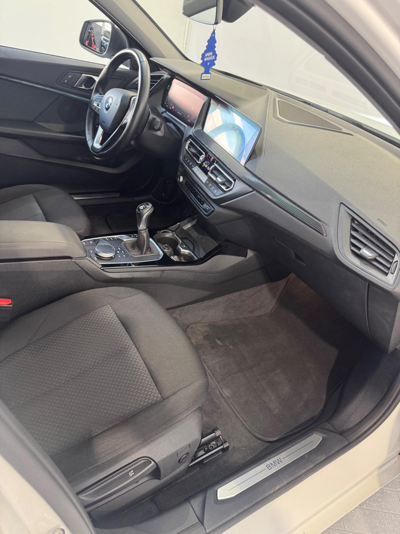 Bmw 118 118d 5p. Advantage