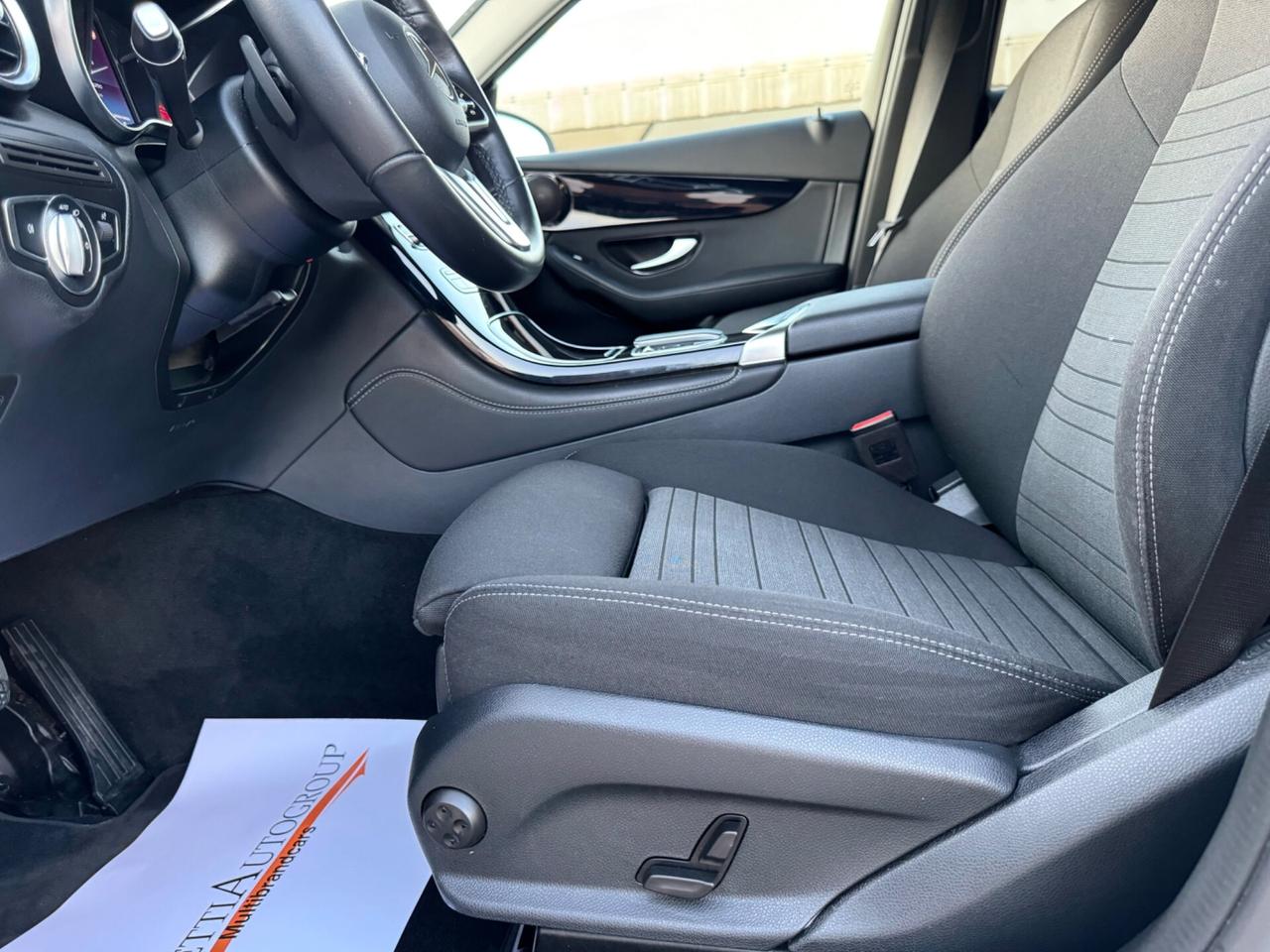 MERCEDES GLC 200D Sport 4Matic - Led Navi