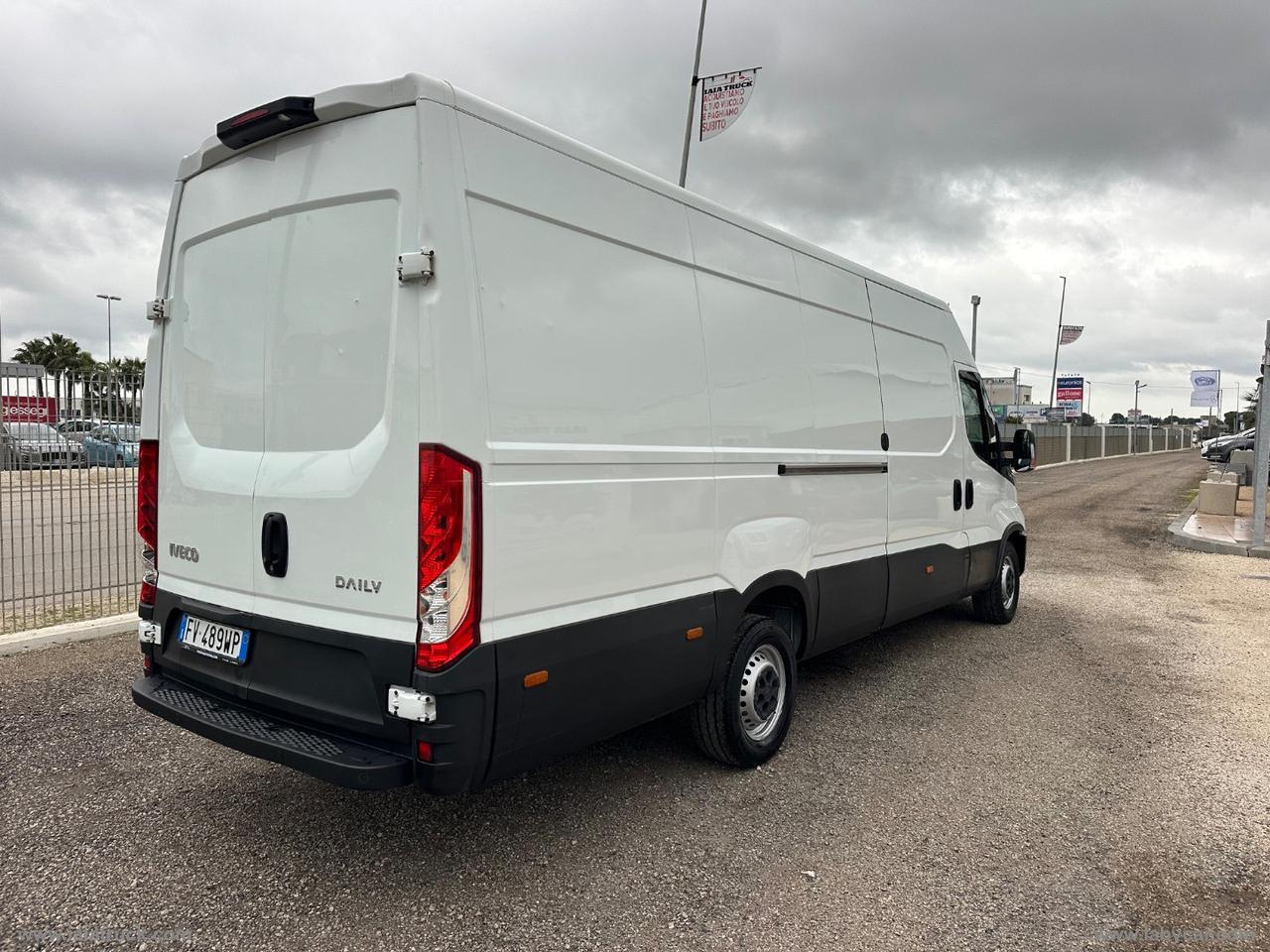 Daily 33S14S 2.3FURGONE MAXI VOLUME HI-MATIC