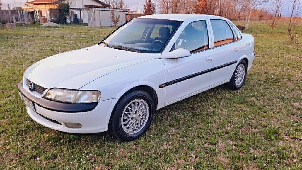 Opel Vectra 1.8i 16V cat 4 porte CD CLIMA EPOCA STORICA