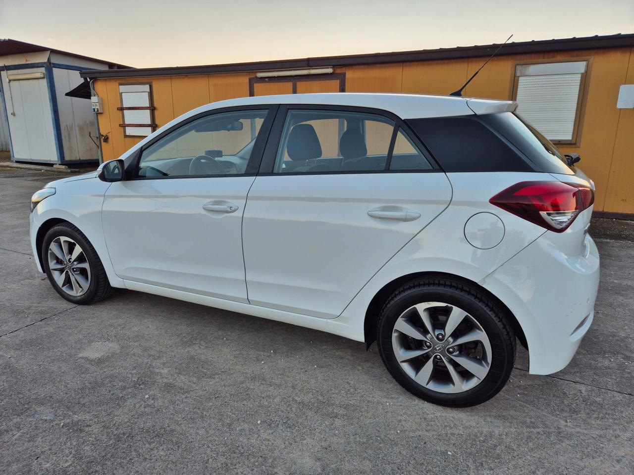 Hyundai i20 1.1 CRDi 12V 5 porte neopatentati