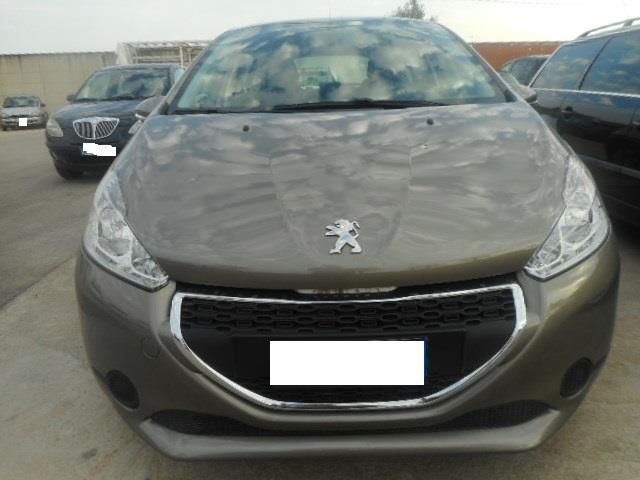 PEUGEOT 208 1.4 HDi 68 CV 5p. Allure NAVI BLUETOOTH USB