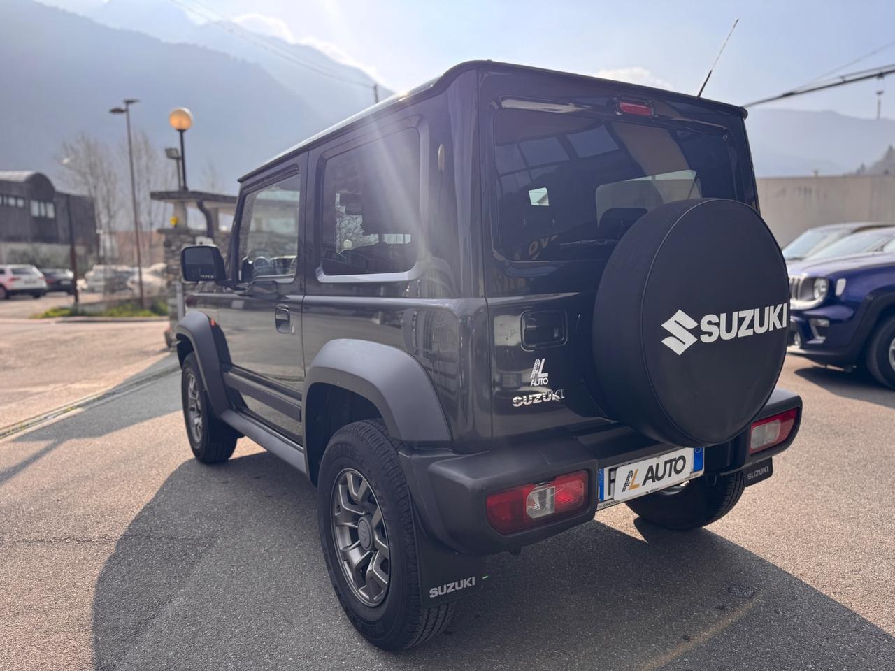 Suzuki Jimny 1.5 5MT Top