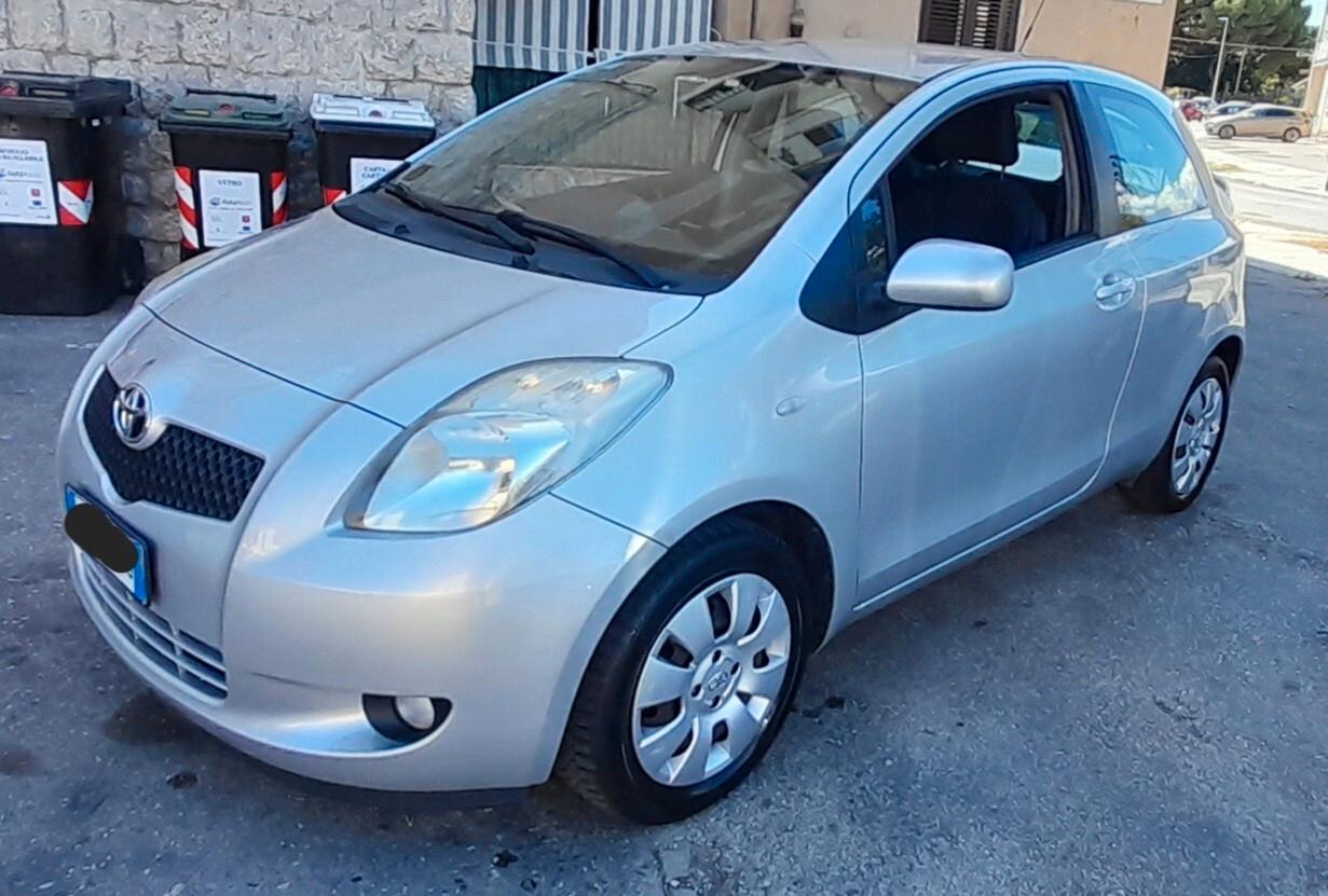 Toyota Yaris benzina x neo patentati