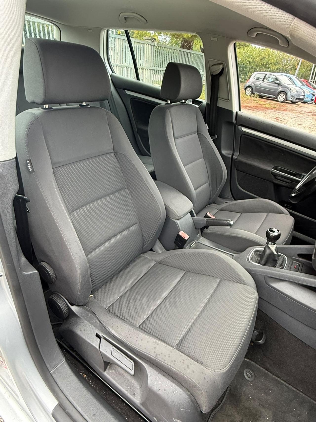 Volkswagen Golf 2.0 TDi Sportline UNIPROPR
