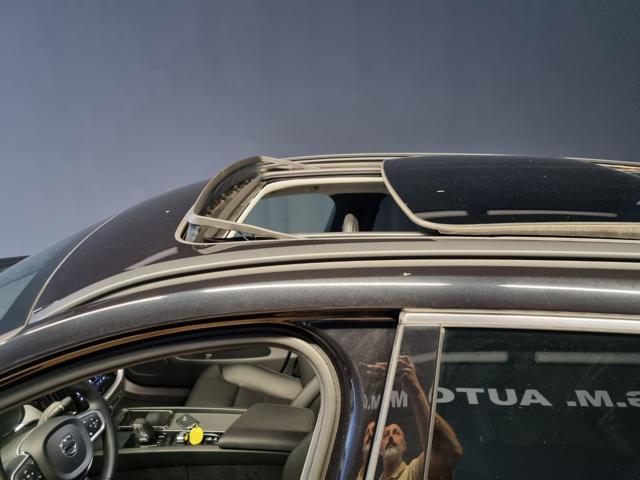 VOLVO XC60 B5 (d) AWD Geartronic Momentum Pro