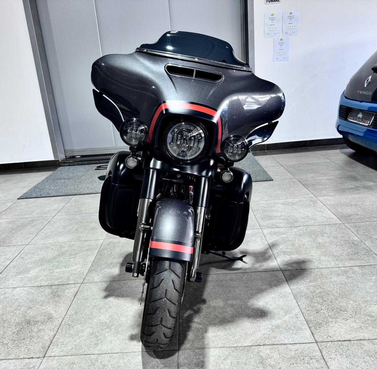 Harley-Davidson CVO Limited Ultra Glide 117 1923cc UNICA STRAFULL