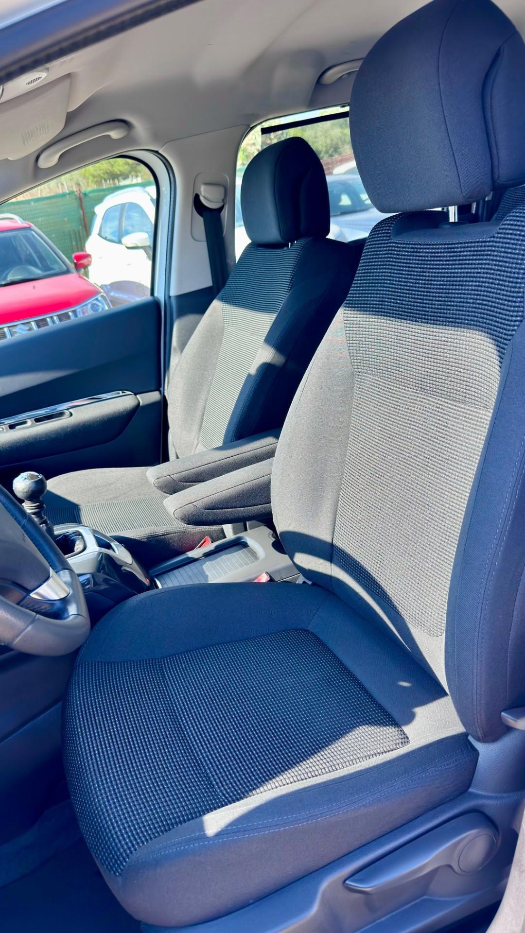 Peugeot 5008 1.6 HDi 115CV Allure